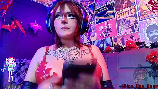 Snapshot of Alice_von_rose chatting on 07-09-26, 05:19 Alice von rose online show from 07-09-26, 05:19