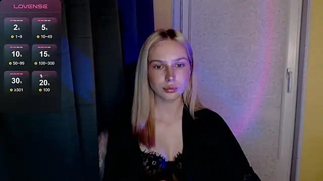 Snapshot of MichelleVelour chatting on 05-12-26, 05:52 MichelleVelour online show from 05-12-26, 05:52