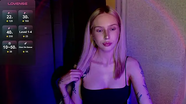 Snapshot of MichelleVelour chatting on 05-15-26, 05:11 MichelleVelour online show from 05-15-26, 05:11