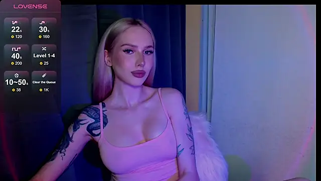 Snapshot of MichelleVelour chatting on 06-15-26, 04:50 MichelleVelour online show from 06-15-26, 04:50