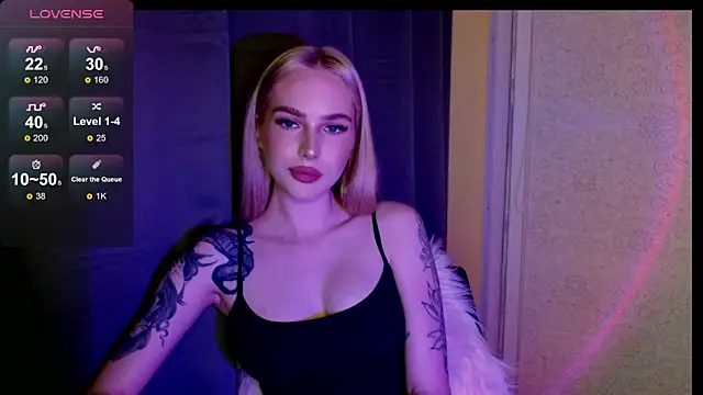 Snapshot of MichelleVelour chatting on 06-06-26, 05:18 MichelleVelour online show from 06-06-26, 05:18