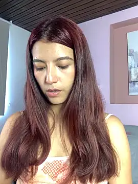 Snapshot of EveRave_Pink chatting on 05-12-26, 05:30 EveRave Pink online show from 05-12-26, 05:30