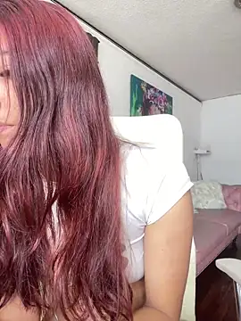 Snapshot of EveRave_Pink chatting on 06-16-26, 02:50 EveRave Pink online show from 06-16-26, 02:50