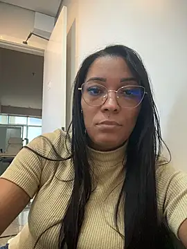 modelisa01 online show from 06-11-26, 07:22