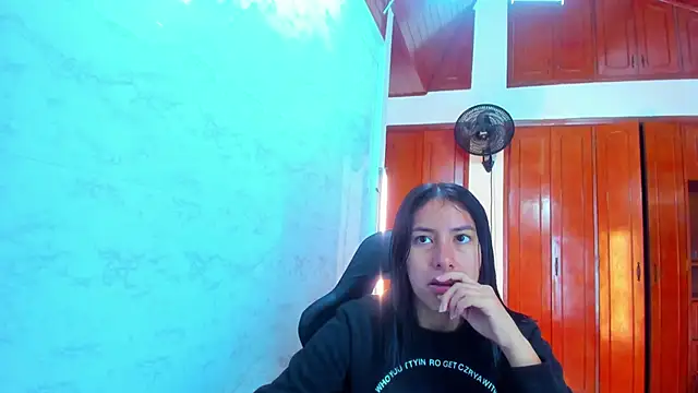 Soffy and Emily online show from 05-27-26, 12:23