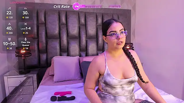 Snapshot of LunaHall chatting on 05-23-26, 08:08 LunaHall online show from 05-23-26, 08:08