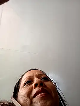 Snapshot of katialatimaecha chatting on 05-29-26, 06:25 katialatimaecha online show from 05-29-26, 06:25