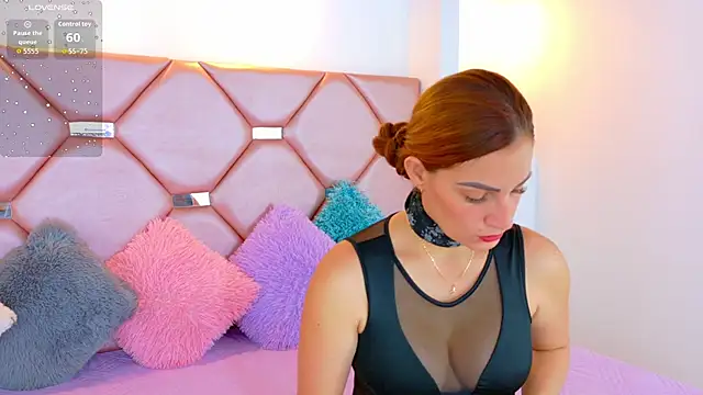 Juliia cruz  online show from 05-29-26, 12:00