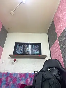 Snapshot of Liss_Love1 chatting on 07-25-26, 03:47 Liss Love1 online show from 07-25-26, 03:47