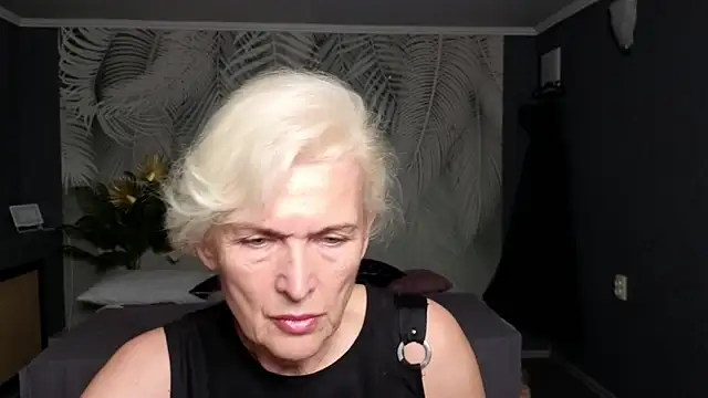 Snapshot of Nia_Natur chatting on 06-11-26, 06:10 Nia Natur online show from 06-11-26, 06:10