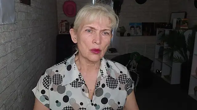 Snapshot of Nia_Natur chatting on 05-22-26, 05:16 Nia Natur online show from 05-22-26, 05:16