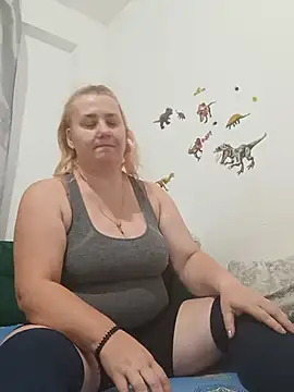 JuliaBestX online show from 07-13-26, 11:37
