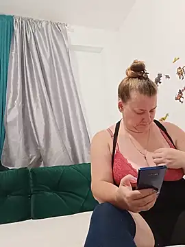 JuliaBestX online show from 06-28-26, 01:12