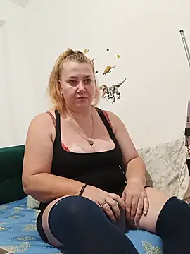 JuliaBestX online show from 07-15-26, 10:17