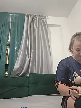 JuliaBestX online show from 07-23-26, 10:38