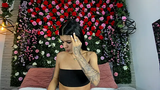 Snapshot of ViolettGracee chatting on 06-17-26, 12:48 ViolettGracee online show from 06-17-26, 12:48