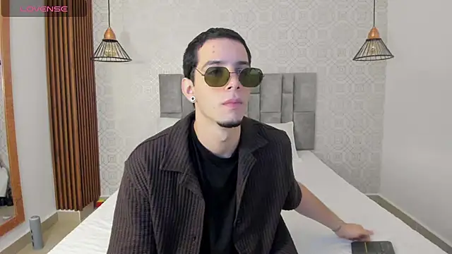 isaacblaze  online show from 07-11-26, 07:36