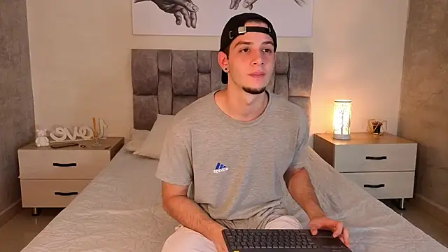 isaacblaze  online show from 05-22-26, 03:59