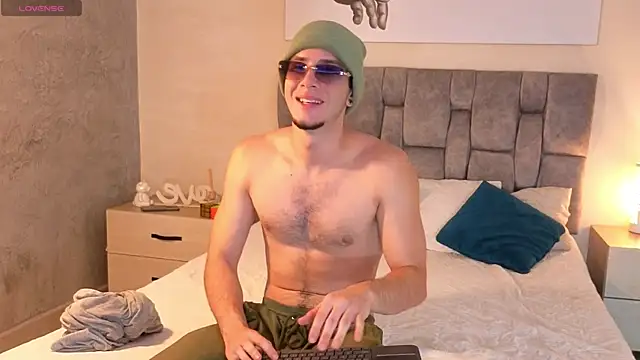 isaacblaze  online show from 05-23-26, 04:00