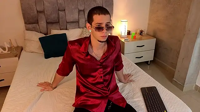 isaacblaze  online show from 05-29-26, 03:56