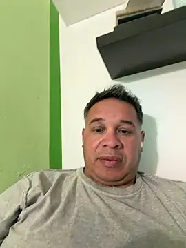 Snapshot of eduardba82 chatting on 05-12-26, 09:43 eduardba82 online show from 05-12-26, 09:43