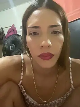 Snapshot of Cata_miah chatting on 06-11-26, 02:33 Cata miah online show from 06-11-26, 02:33