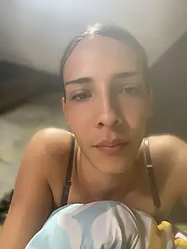 Snapshot of Cata_miah chatting on 05-19-26, 06:26 Cata miah online show from 05-19-26, 06:26