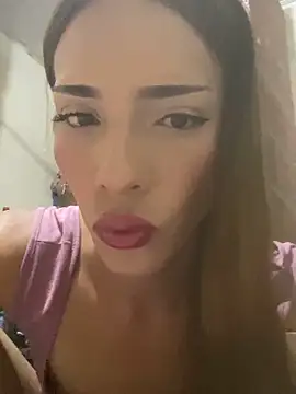 Snapshot of Cata_miah chatting on 06-15-26, 04:01 Cata miah online show from 06-15-26, 04:01
