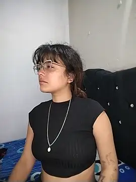Snapshot of Melissa_Girat_ chatting on 05-23-26, 02:10 Melissa Girat online show from 05-23-26, 02:10