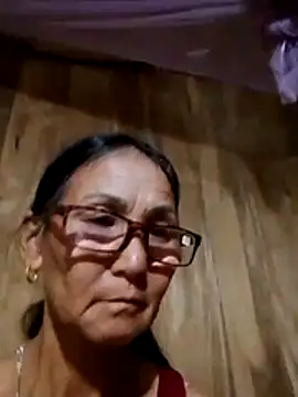 Snapshot of Magy-006 chatting on 07-07-26, 02:42 Magy-006 online show from 07-07-26, 02:42