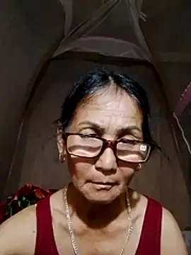Snapshot of Magy-006 chatting on 07-12-26, 04:19 Magy-006 online show from 07-12-26, 04:19