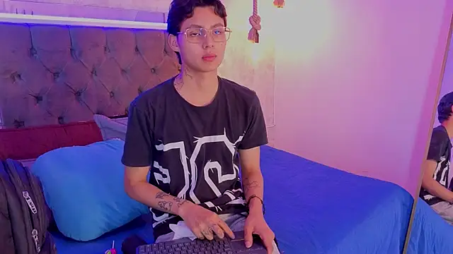 Snapshot of tian_sex chatting on 05-22-26, 03:59 tian sex online show from 05-22-26, 03:59