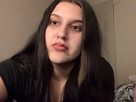 Snapshot of allyroseeee chatting on 06-10-26, 04:03 allyroseeee online show from 06-10-26, 04:03