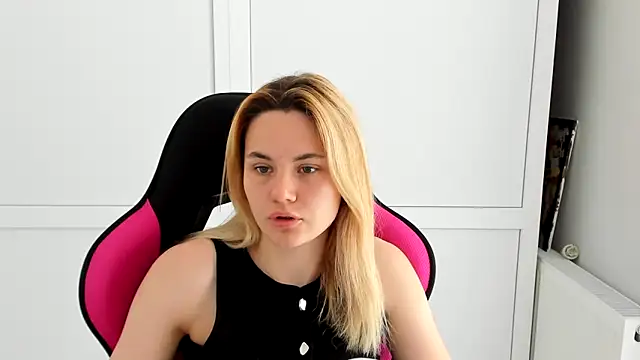 Emma starrs  online show from 05-24-26, 07:19