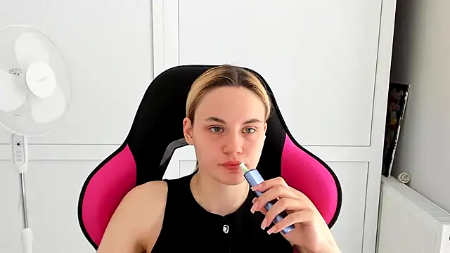 Emma starrs  online show from 05-22-26, 10:13