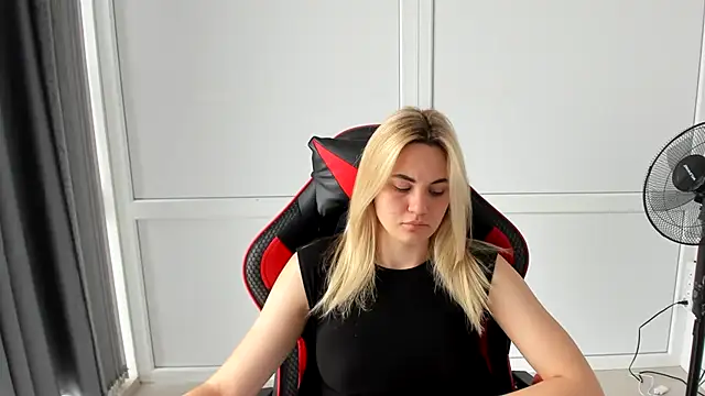 Emma starrs  online show from 07-08-26, 06:47