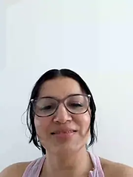 Snapshot of Casandra_inthemorning chatting on 05-28-26, 01:06 Casandra inthemorning online show from 05-28-26, 01:06