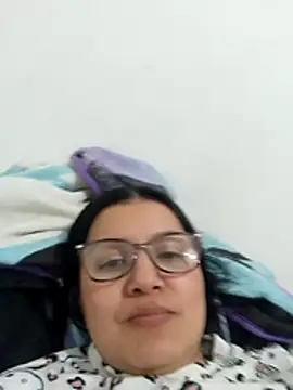 Snapshot of Casandra_inthemorning chatting on 05-19-26, 02:29 Casandra inthemorning online show from 05-19-26, 02:29