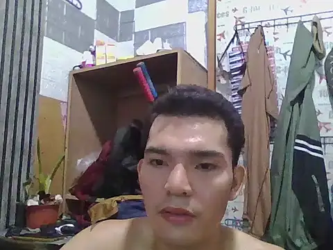 Snapshot of DivesOmnibus chatting on 05-31-26, 01:44 DivesOmnibus online show from 05-31-26, 01:44