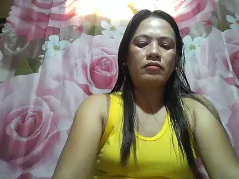 Snapshot of MommyRose32 chatting on 06-12-26, 12:52 MommyRose32 online show from 06-12-26, 12:52