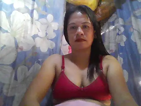 Snapshot of MommyRose32 chatting on 06-09-26, 12:44 MommyRose32 online show from 06-09-26, 12:44