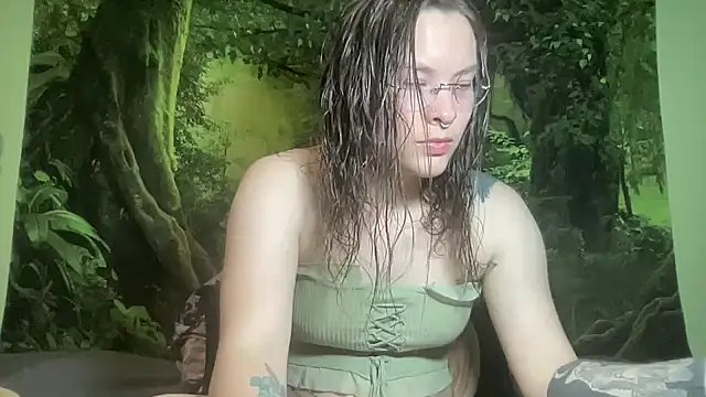 Snapshot of mo0ngoddess chatting on 02-25-26, 03:51 mo0ngoddess online show from 02-25-26, 03:51