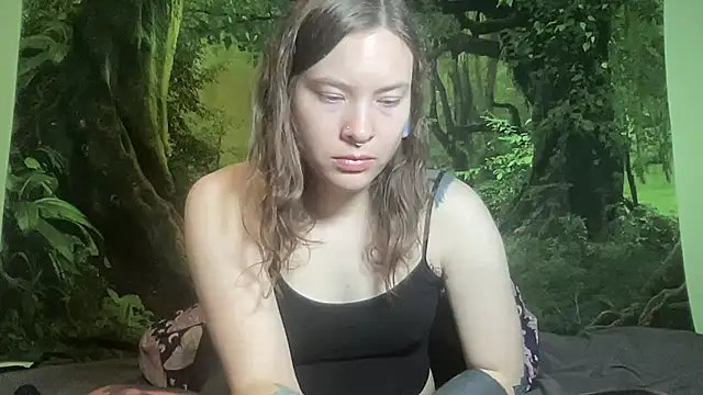 Snapshot of mo0ngoddess chatting on 02-20-26, 06:19 mo0ngoddess online show from 02-20-26, 06:19