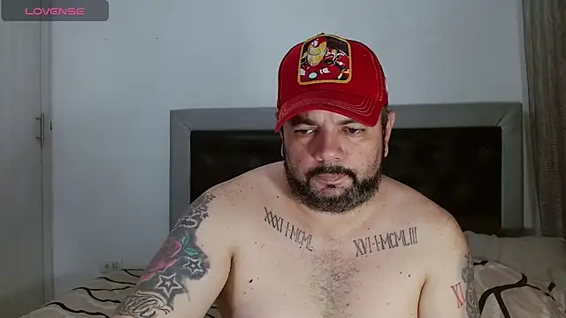 Snapshot of perverseveteranmanxxx chatting on 06-11-26, 10:51 perverseveteranmanxxx online show from 06-11-26, 10:51