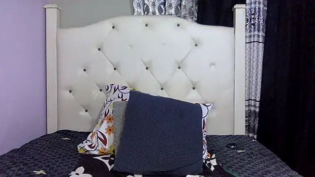 creamyamber online show from 10-02-25, 02:04