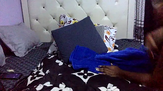 creamyamber online show from 09-28-25, 03:13