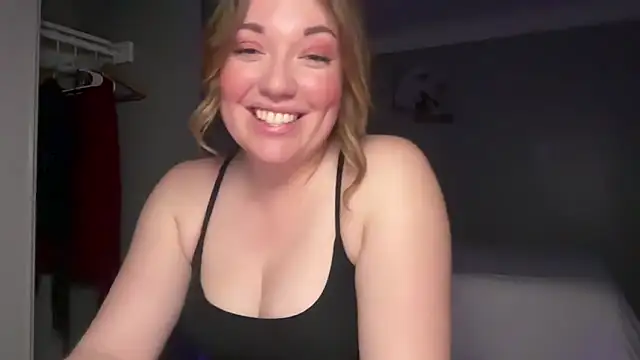 Snapshot of libbylaguna chatting on 05-18-26, 02:23 libbylaguna online show from 05-18-26, 02:23
