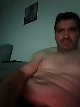 Snapshot of oncle33 chatting on 05-22-26, 09:02 oncle33 online show from 05-22-26, 09:02