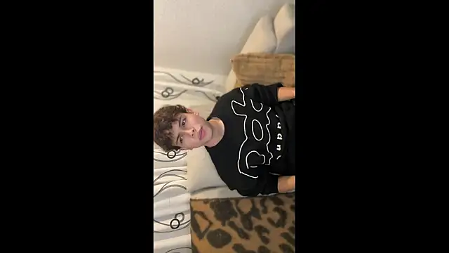 Snapshot of DanteSaint chatting on 06-21-26, 05:35 DanteSaint online show from 06-21-26, 05:35