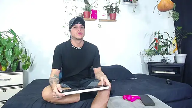 Snapshot of Adam_Borsalino chatting on 06-30-26, 12:10 Adam Borsalino online show from 06-30-26, 12:10